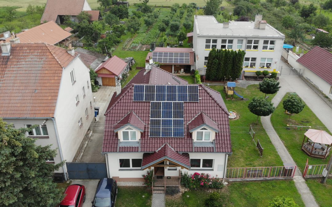 Hybridní FVE 9,88 kWp 17,4 kWh