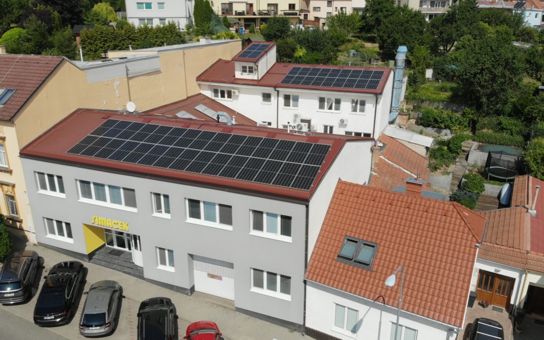 Firemní hybridní FVE 23,4 kWp 23,2 kWh