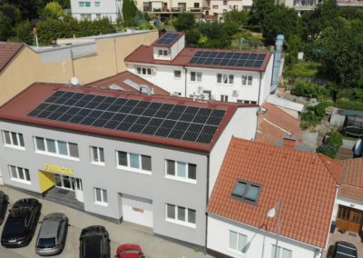 Firemní hybridní FVE 23,4 kWp 23,2 kWh